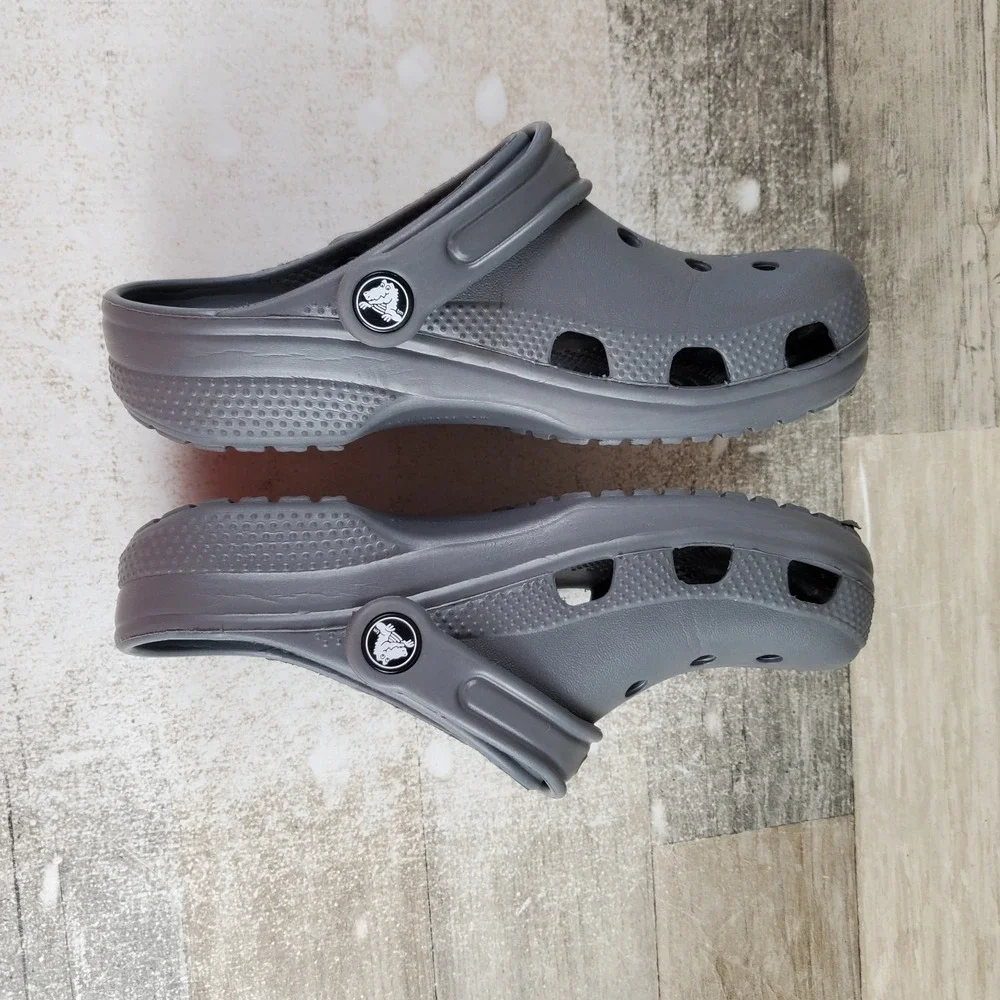 Crocs Classic Kids Clog Sz 2 J2 Comfort Gray Rubber Round Toe Slip On Slingback